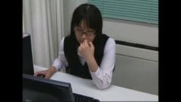 中央区某大手商社経理部部長撮影 部下のOLデスク下無防備パンチラ撮影